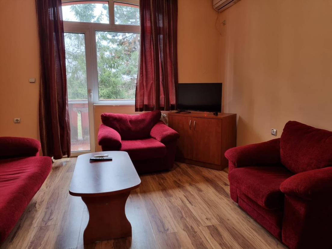 Family Hotel Rujeta Семеен Хотел Ружета - Идеален Център Pavlikeni Exterior photo